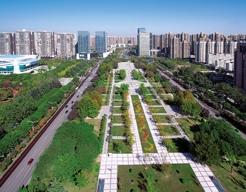 西安市张家堡广场蹊径